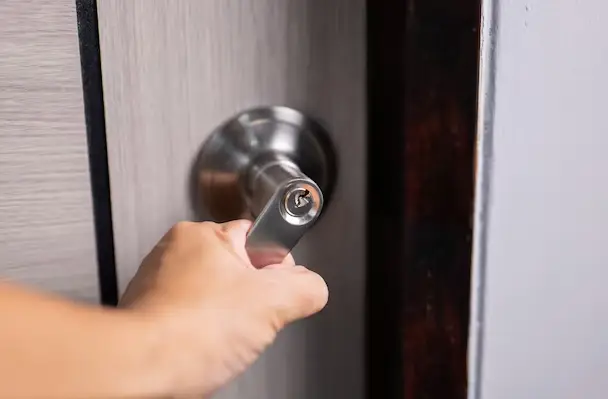 Which Way Does a Door Lock Turn to Unlock Understanding the Right Direction